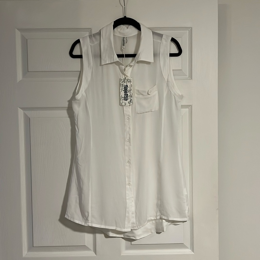 Monoreno Sleeveless Tunic Button Down